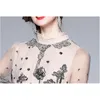 春の女性の長袖の花の刺繍の中空の中空アウトメッシュパッチワークドレス女性エレガントなスリムウエストパーティーVestidos 210520