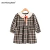 Mudkingdom Dzieci Sukienka dla Dziewczyny Wzburzyć Mankiety Princess Jesieni Girls Plaid Peter Pan Collar 210615