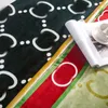 鮮やかなカップルの毛布を温める豪華な両面の毛布の文字印刷の柔らかいカップル家庭のアイテムを伸ばして広がるキルト