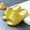 Chinelos de bebê Four Seasons Girls Boys Mini Beach Slides Sandal Flat Pool Water Shoes EVA Home Shoes For Kids Toddler 210408