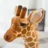 Gigante simulação girafa brinquedo de pelúcia boneca interior bar lobby sala decoração ornamentos realista animal pogologia modelo presente 210728