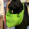 diseñador bolsas de hombro verde