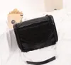 Bolsas de grife femininas luxuosas 2021 plissadas de couro genuíno para uso formal bolsa de ombro de viagem com ferragens de três cores bolsa -- tamanho 32x23x10CM