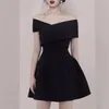 Av axel svart sommar klänning kvinnor sexig slash neck boll klänning svart fest klänning smal mode kort ärm vestidos 210514