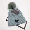 大人の厚い暖かい冬の帽子のための厚い冬の帽子の柔らかいストレッチのケーブルニットポンポンの帽子帽子女性のスカーリービーニーガールスキーキャップ