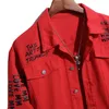 Hombres Red Denim Jacket Fashion Cartas casuales Graffiti Jeans y abrigo Hip Hop Streetwear Hombre Outwear WY857 Chaquetas de los hombres