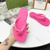 2022 Kvinnor Lyxiga Desinger Tofflor Mode Tunna Flip Flops Märke Sko Ladie Beige Skor Sandaler Flippers Med Logotyp