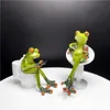 NORTHEUINS Resina Leggy Frog Figurine Nordic Creativo Statue di Animali per Interni Scultura Home Desktop Soggiorno Decorazione 210804