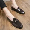 Des chaussures de fête basses coupées nouvelles tendances de mode de mode pantoufles luxueuses artisanales à la main Oxford usure résistante non glissade Q