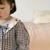 赤ちゃんガールズ刺繍格子縞のシャツ甘い幼児のブラウス幼児夏半袖子供綿のシャツ子供トップスパンツ210615