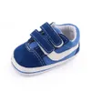 Zapatos de bebés recién nacidos zapatos de diseñador infantil mocasines suave primero caminante infantil 0-18 meses