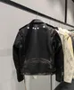 Hochwertige Designer-Leder-Motorradjacke im Retro-Stil, Rindsleder-Material, modischer Luxus-Herren-Kurzmantel mit Sternenmuster und schwarzem Reißverschluss