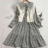 2021 Outono Lace-up Grande Flip Filled Vestido Floral Com Cardigan Cardigan Sweater Sweater Colete Weistcoat Vestido de duas peças Conjuntos Feminino Y1204