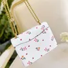 2022 Kvinnor Floral Crossbody Väskor Designer Shoulder Chain Bag Fashion Flower Flaps Söt Lady Klaver Purses Liten Storlek Kontrastfärg Hög kvalitet