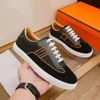 Męskie designerskie buty gimnazjum gimnazjum trampki Low Tops oryginalne skórzane sportowe łyżwy koronkowe marki trenerzy 38-45eu