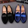 Itália moda masculino Sapatos de negócios designer de luxo de luxo de camurça preta pontiaguda boate de taco de taco de mocassins de gravata borboleta H39