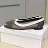 Nuovo sandalo da donna 23ss Gladiatore scarpe con tacco in pelle fondo piatto marchio di moda sexy lettera panno sandali da donna tacchi