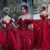 2021 Sparkly Dark Red Burgundy Quinceanera Ball Clange Платья с плечо Сквенесифицированные кружева Applequs Sequins Sweet 16 Sweep Train Plus Promess Prom Prom Вечерние платья