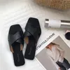 Solide flache Sommer-Slipper für Damen, offene Außenzehen-Hausschuhe, Freizeit-Damenschuhe