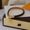 2021 Fashion Gold Buckle Diamond Titanium Steel Flower Leather Charm Bracelets High Quality Couple Jewelry Supply272v