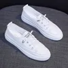 Mulheres Novas Sneakers 2021 Moda Primavera Verão Casual Classic White Skates Sapatos Exterior Respirável Confortável Lace-Up Flats Y0907
