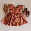 Enfant en bas âge bébé filles robes décontractées solide dentelle à volants robe sans manches tenue robe d'été coton lin princesse filles costumes G1129