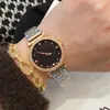 Il marchio di moda guarda l'orologio da polso CHA47 della fascia di Matel dell'acciaio di stile abbastanza cristallo della ragazza delle donne