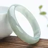 Myanmar okrągła bransoletka Naturalna jadeczka lodowa Jade Bangle Mała biżuteria jasnozielona moda akcesoria Lucky Stone Prezent dla matki x220267o