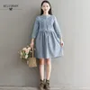 Robe Femme Primavera Outono Mulheres Algodão Stripe Bordado Vestido Colarinho Manga Longa Drawstring Mori Girl Vintage 210520