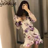 Romantyczny Kwiatowy Druku Koronki Dress Kobiety Sexy Backless Długi Rękaw V Neck Wzburzyć Bodycon Mini Letnia Party Vestidos XNGC6994 210514