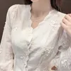 Été stéréoscopique brodé blanc pur coton Blouse Floral à manches longues chemise pour femme mode chemise pour femme 13875 210528