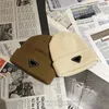 8 kleuren massief gebreide hoed unisex heren ontwerper driehoek brief luxe P mannen hoeden hoge kwaliteit muts voor vrouwen casual mutsen cap d2111053hl