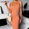 Missakso sommarkvinnor sjöjungfru midi klänning bodycon klubb elegant mantel fest sexig rygglös spaghetti rem klänningar solid grå röd 210625