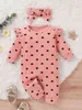 Baby-Jumpsuit mit Allover-Herzmuster und Rüschenbesatz und Stirnband