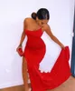 Enkla röda sjöjungfru långa balklänningar för gravida kvinnor sträcker satin en axel spaghettirem slits aftonklänningar