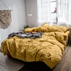 желтое жаккардное постельное белье
