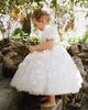 Prinses Wit Bloem Meisje Jurken Kant 3D Floral Applicaties Puffy Ball Gown Tiered Rokken Meisjes Pageant Jurk Open Back Party Jurken voor Tieners