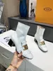 Date Designer Bottes Femmes Chaussures De Luxe Élégant Chaîne En Métal De Mode Bon Matching 5 Cm Talon