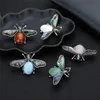 Pins, broches sauvoo 1 stks / partij 55 * 34mm schattig insect bee broche voor vrouwen 12 kleuren retro natuursteen abalone shell dier hanger pins