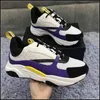 zapatos de niño de color púrpura