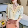 女性用ブラウスシャツ韓国の夏のブラウス女性パフスリーブフラワーエクサイルヴィンテージウーマントップファッションオフィスレディースエレガントなブルザ