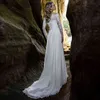 A-Line Chiffon Långärmad Bröllopsklänningar 2021 Båthalsspets Applikationer Vintage Bridal Gown med Button Back Sweep Train