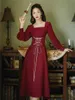 YOSIMI Printemps Rouge Vin Longue Femmes Robe Vintage Col Carré Pleine Manches Midi Bandage Robe Feminino 210604