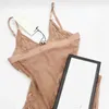 Hela brev broderier kvinnor bodysuit mode elastisk charm lady spets bikini inomhus sexig personlighet kvinnlig sömnkläder272l