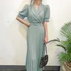 Plisowana sukienka dla kobiet Letni krótki rękaw Notched Ol Sundress Office Układane formalne Długie Maxi Dresses 210602