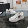 Lüks Tasarım Beyaz Deri Rahat Ayakkabılar Kaplan Kafası Desen Baskı Erkek Sneakers Mükemmel Şekil En Kaliteli Rahat ve Trendy Sneaker
