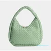 2021 Trend Dign Textil handväska för kvinnor retro mjukt läder underarm väska frh färg slumpmässiga eleganta kvinnor koppling nudlar bröd2qct
