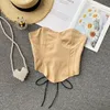 Singreiny Kvinnor Sexiga Stropplösa Korta Toppar Design Drawstring Baklösa Slim Blus Sommar Ärmlös Off Shoulder Beach Blouses 210419