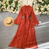 Lente en zomer Franse oranje geplooide vintage maxi jurk O-hals femme robe bladerdeeg mouw elegante effen kleur vakantie strand 210514