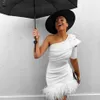 Yaz Kadın Beyaz Bir Omuz Bandaj Elbise Seksi Kolsuz Tüyler Mini Ünlü Pist Parti Vestidos 210423
